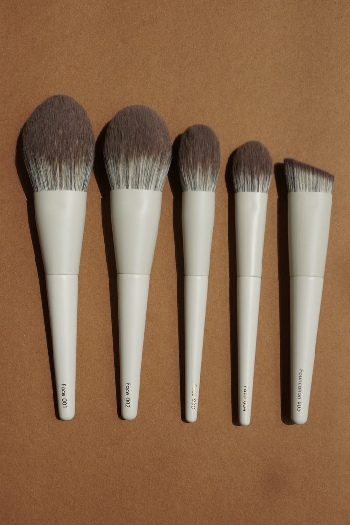 Vegan makeup brush set of 12 (shipping included)