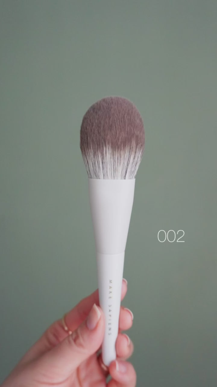 パウダーブラシ／002